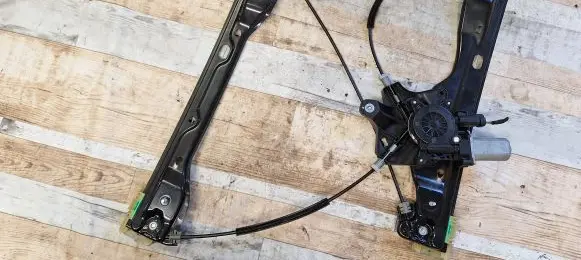 Chevrolet Cruze II Front door window regulator with motor C52814101