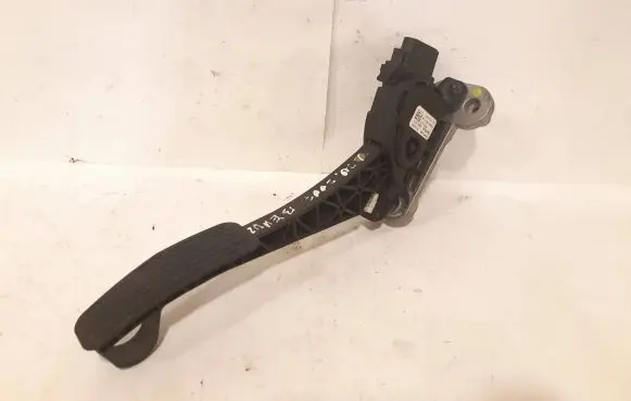 Volvo V70 Accelerator throttle pedal 30715175 6PV00954800 C95YE02