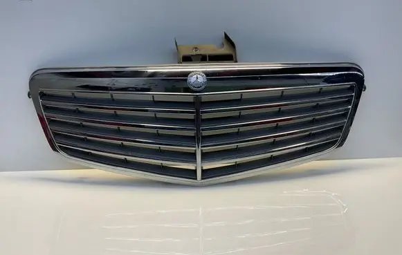 Mercedes-Benz E W212 Front bumper upper radiator grill A2128800283 2128800283