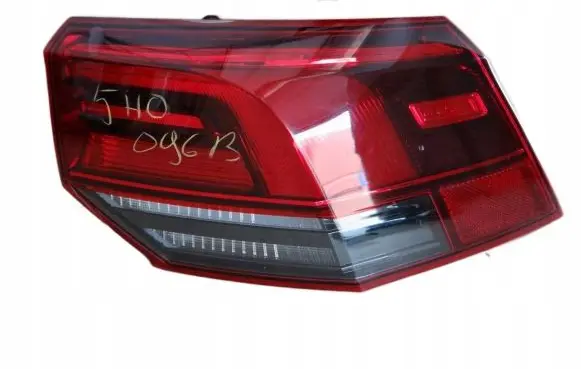 Volkswagen Golf VIII Rear/tail lights 5H0945096B