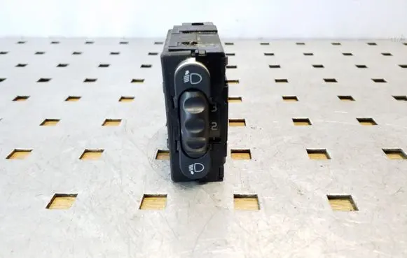 Opel Vivaro Headlight level height control switch 8200379685