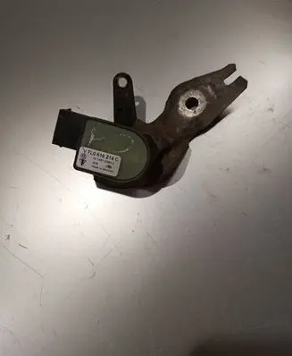 Headlight/headlamp level sensor