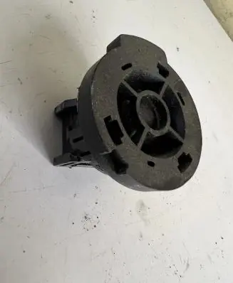 Front door high frequency speaker
