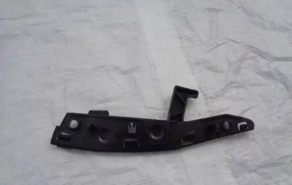 Fender mounting bracket