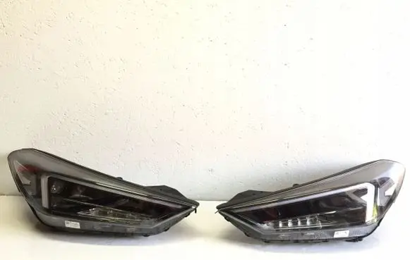 Hyundai Tucson TL Headlight/headlamp 92101