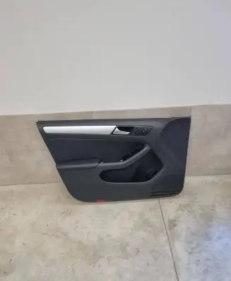 Volkswagen Jetta VI Front door card panel trim 5C7867011DEF T0505529 TL52388D