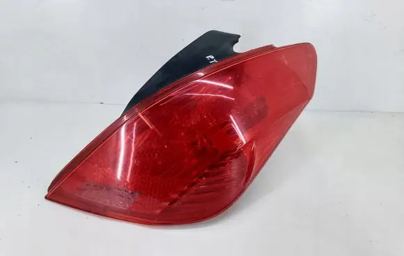 Peugeot 308 Rear/tail lights 9680425680