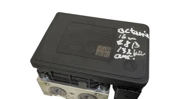 Skoda Octavia Mk3 (5E) ABS Pump 5Q0614517BK 10022008284