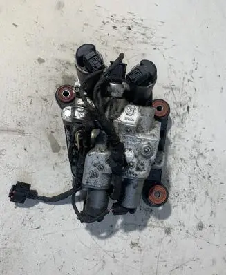 BMW 5 F10 F11 Air suspension compressor 6775258