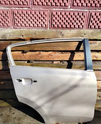 KIA Sportage Rear door 