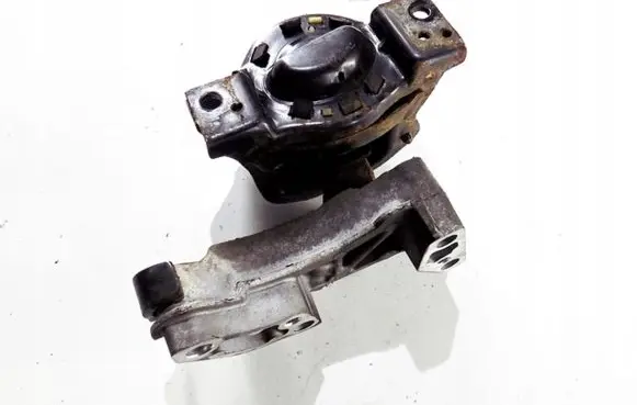 Citroen C3 Engine mount bracket