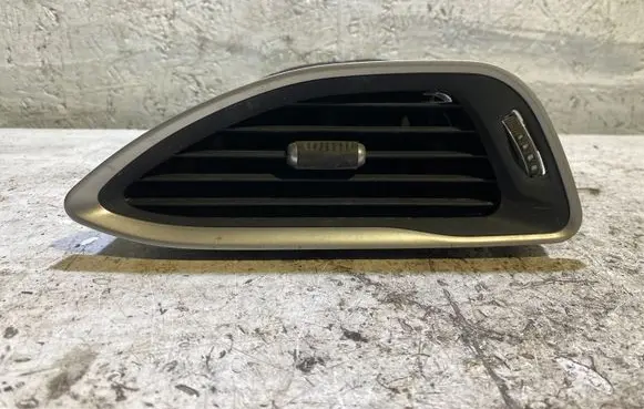 Chrysler Pacifica Dashboard side air vent grill/cover trim 703692 61868L
