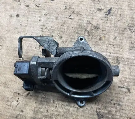 BMW 5 E39 Throttle valve 1703562 1363 C8611