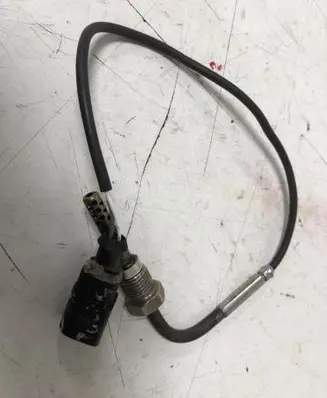Volkswagen Golf V Exhaust gas temperature sensor 1J0973802