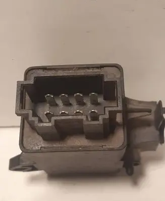Volkswagen PASSAT B6 Seat heating relay 1Z0959772