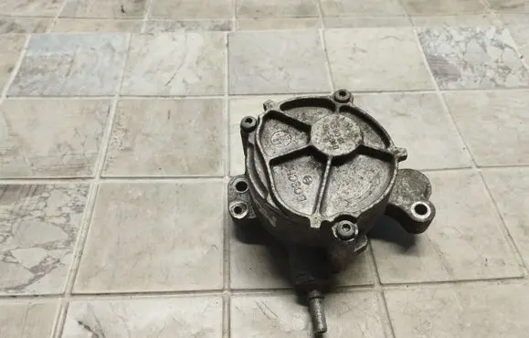 Ford Mondeo MK IV Vacuum pump D1651B 1806S