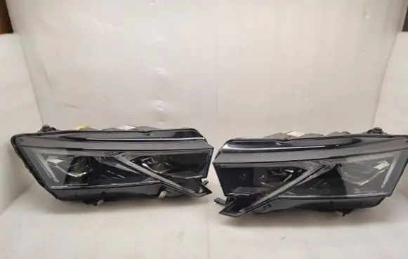 Skoda Octavia Mk4 Headlight/headlamp