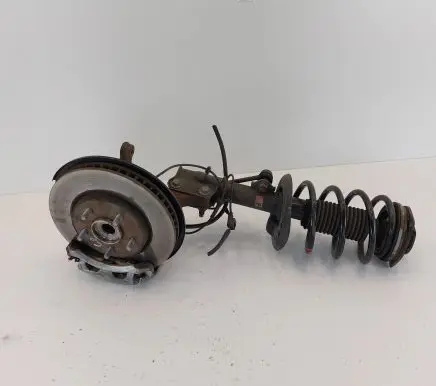 Nissan Leaf II (ZE1) Front wheel hub spindle knuckle