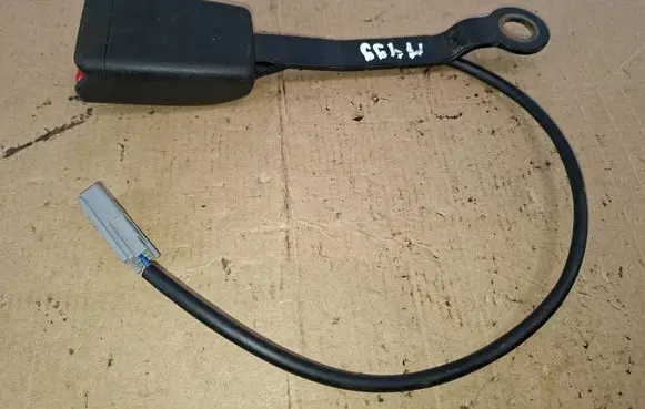 Mazda 6 Front seatbelt buckle 