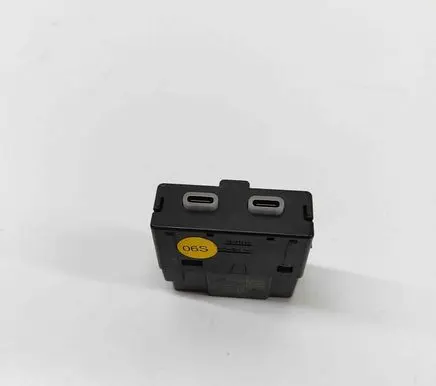 Volkswagen Touareg III USB socket connector 3G5035718A