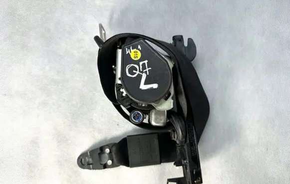 Audi Q7 4L Front seatbelt 4L1857705D