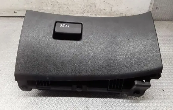 Opel Zafira C Glove box