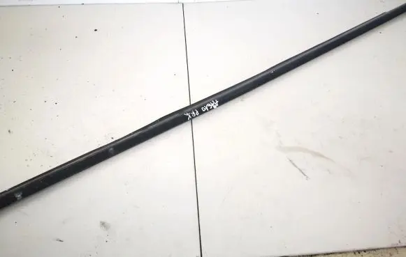 Alfa Romeo 147 Front door glass trim molding 