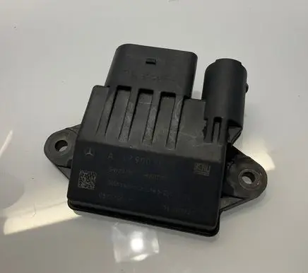 Mercedes-Benz E W211 Glow plug pre-heat relay A6429005801 0522140210 14256009921