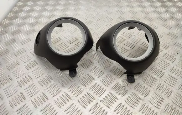 Dashboard side air vent grill/cover trim