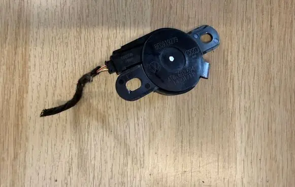 Volkswagen Touran II Parking PDC sensor speaker 8E0919279