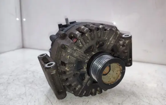 Mercedes-Benz CLS C218 X218 Generator/alternator A0009067702