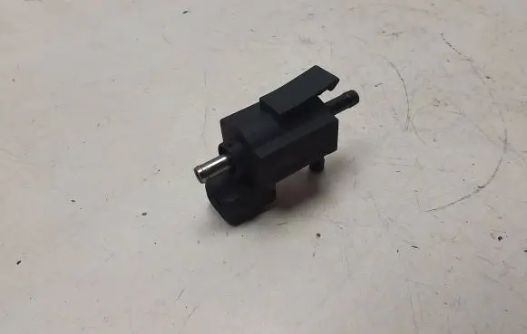 Vacuum valve