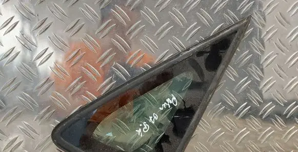 Toyota Prius (XW20) Front triangle window/glass 43R00034