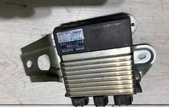 Toyota Hilux (AN10, AN20, AN30) Engine control unit/module 89871-71020
