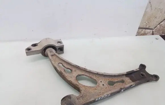 Skoda Octavia Mk2 (1Z) Front lower control arm/wishbone