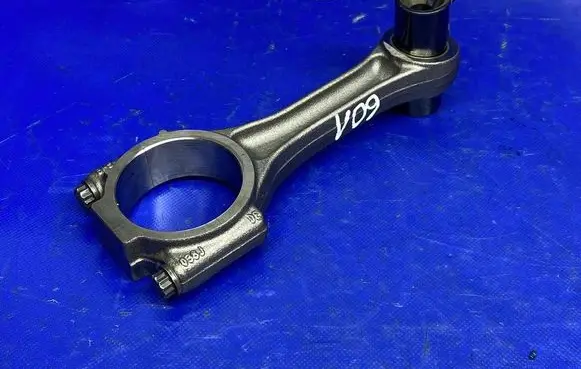 Volkswagen PASSAT B7 Connecting rod/conrod 038J