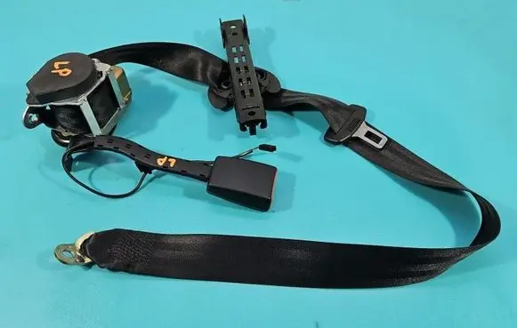 Seat Toledo III (5P) Front seatbelt 5P0857705B IMPRK1580180