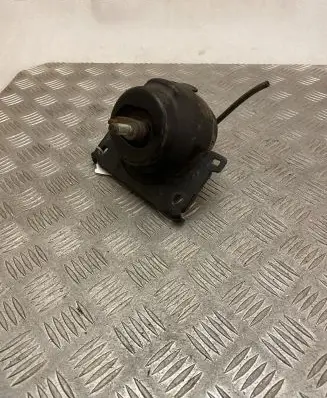 Toyota Land Cruiser (J150) Engine mount bracket