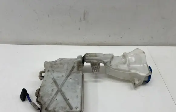 Audi A3 S3 8V Windshield washer fluid reservoir/tank 5Q0955449AF 5Q0955449