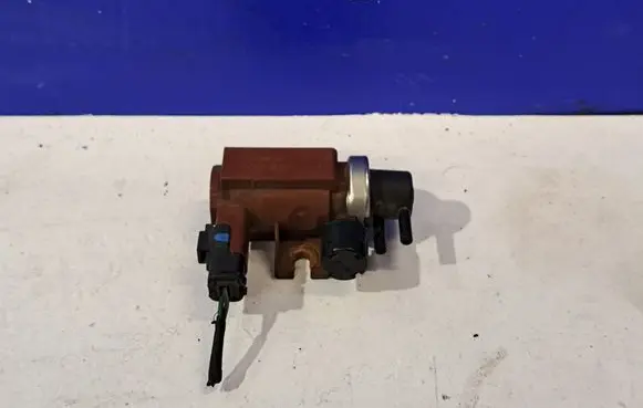 Volvo V50 Turbo solenoid valve 31216025