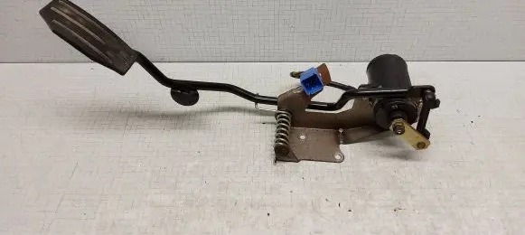 Opel Frontera B Accelerator throttle pedal 0281002604 09202253 384400517