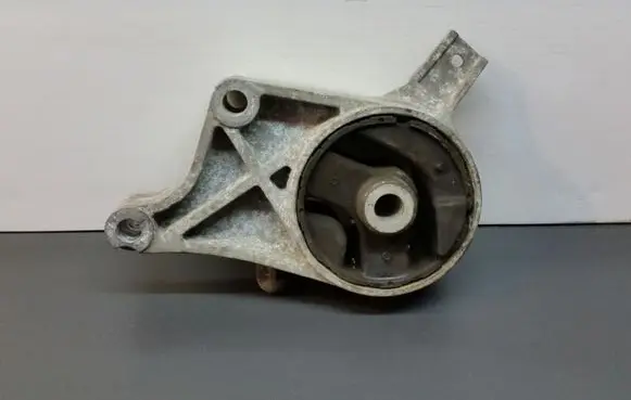 Fiat Croma Engine mount bracket