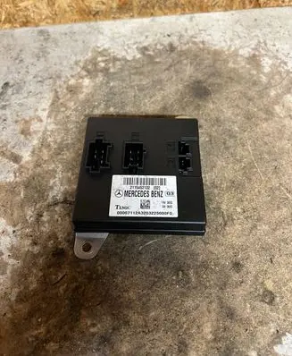 Mercedes-Benz E W211 Comfort/convenience module 2115452132