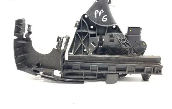 Volvo V50 Front door lock 30699793