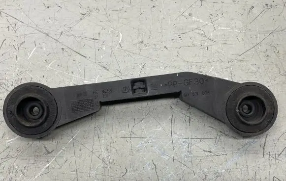 Opel Zafira B Air filter cleaner box bracket assembly 90531006
