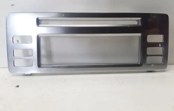 Radio/GPS head unit trim