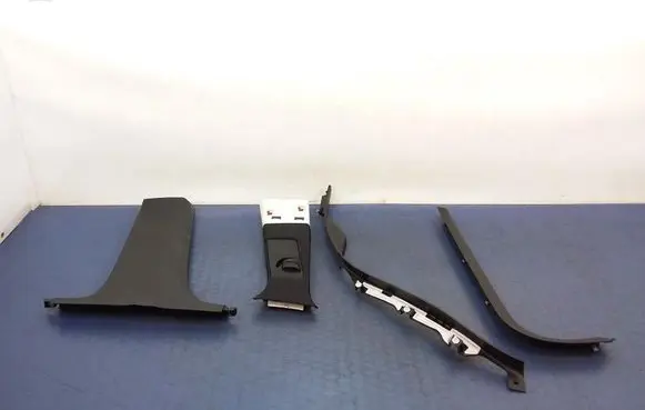 Cadillac CTS Other sill/pillar trim element 