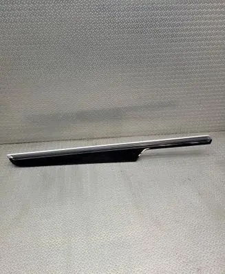 Porsche Macan (95B) Front door trim bar 95B867409