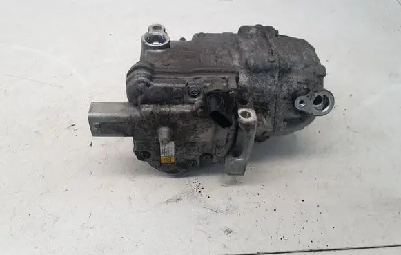 Toyota Auris E180 Air conditioning (A/C) compressor (pump) 0422001031