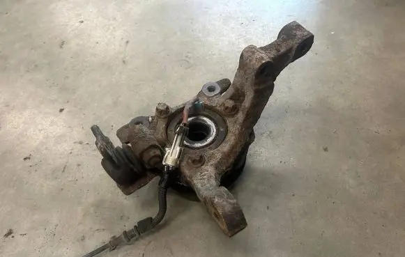 Opel Zafira A Front wheel hub spindle knuckle